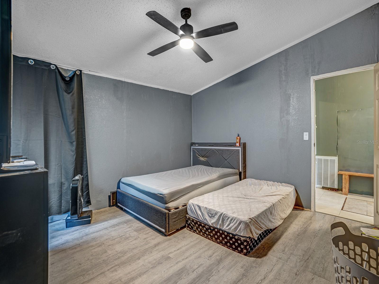 MOON LAKE ESTATES - Residential