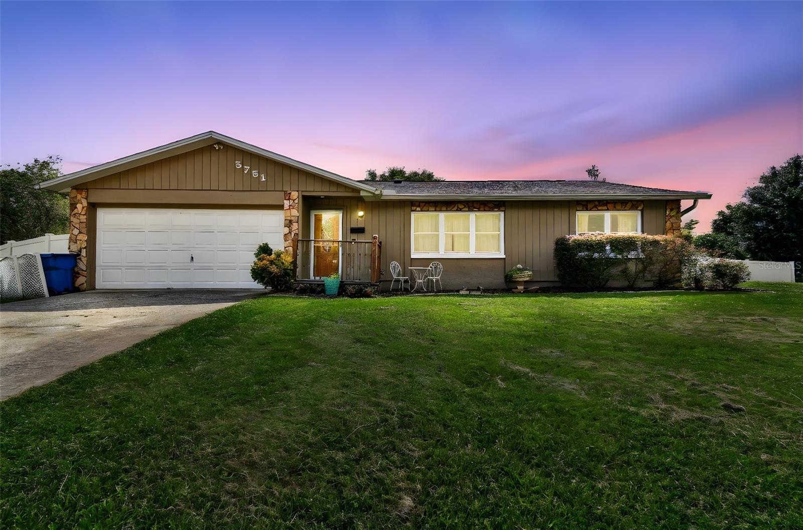 Discover this charming 3BR/2BA move-in-ready gem on a spacious 0.55-acre corner lot, featuring a new roof and central A/C (June 2025)! Low HOA fees, Start your day in a sun-lit master suite with its own private bath and closet, alongside two cozy guest bedrooms and another full bathroom. The sleek kitchen includes high-end stainless-steel appliances and a cute breakfast bar—perfect for casual meals or coffee with friends. A washer & dryer are included for added convenience. Outside, a spacious back yard ready for multiple and diverse use, a versatile conditioned shed (420ft²) invites you to dream of a personal gym, creative studio, or fun game room, while an extra storage shed keeps your space neat. Minutes away, enjoy everyday ease: Publix 2.2 miles (~5min), Walmart Supercenter 3.0 miles (~7min), and Walgreens 1.5 miles (~4min). With thoughtful upgrades, and welcoming indoor/outdoor living, this home offers style, comfort, and practicality. Seize this rare opportunity—schedule your private tour today and fall in love with your new lifestyle!