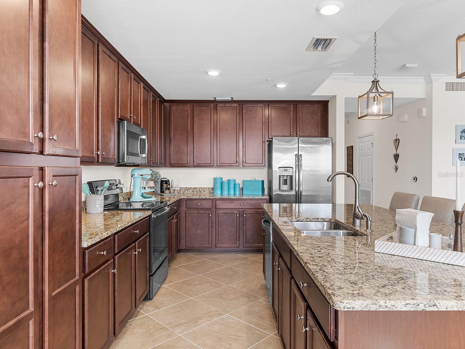 LAKEWOOD NATIONAL - Residential