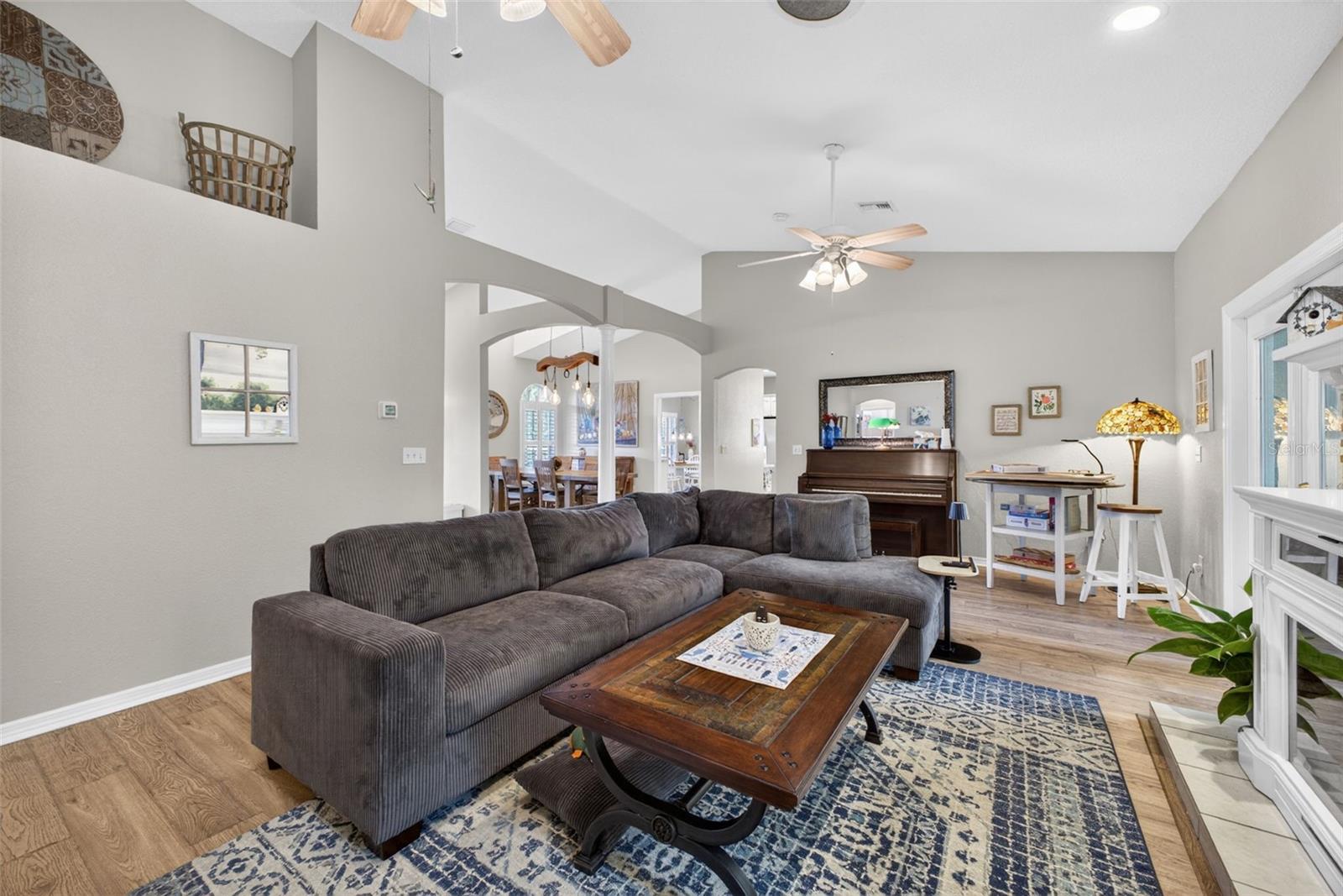 MOUNT PLYMOUTH - Residential