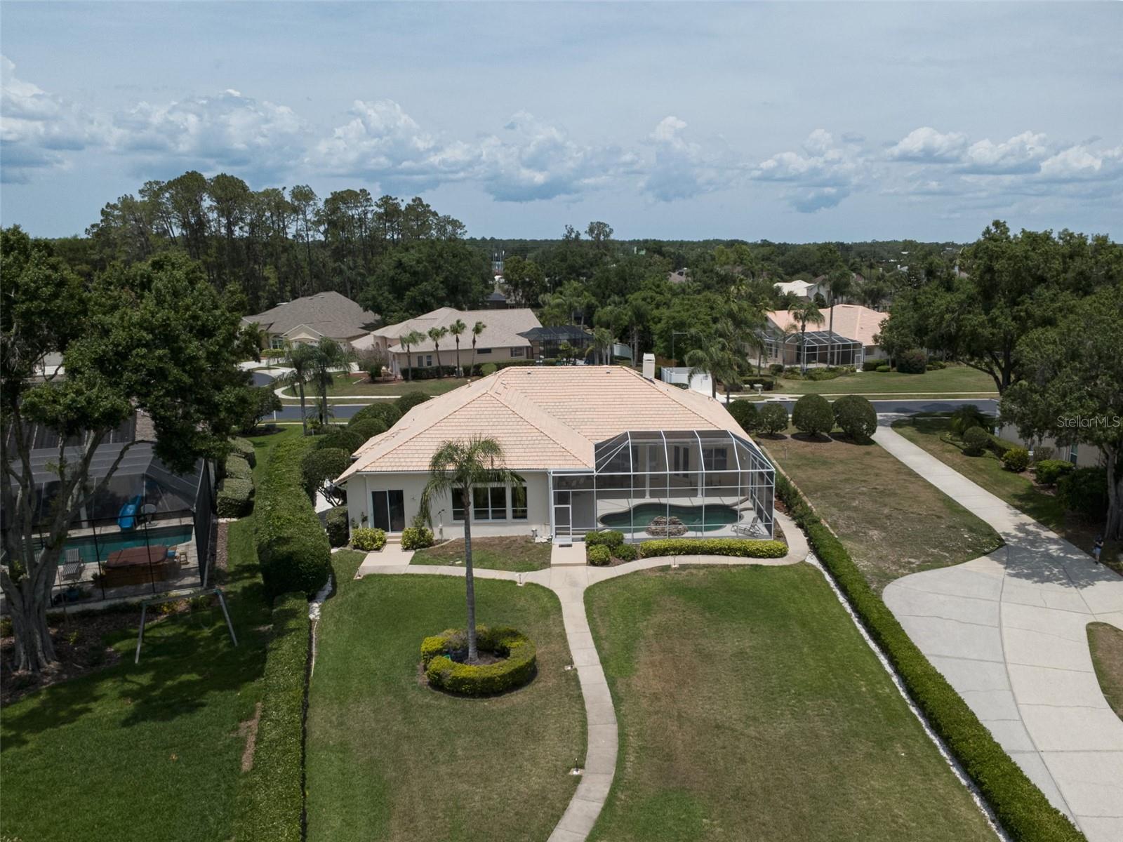 SWANN LAKE - Residential