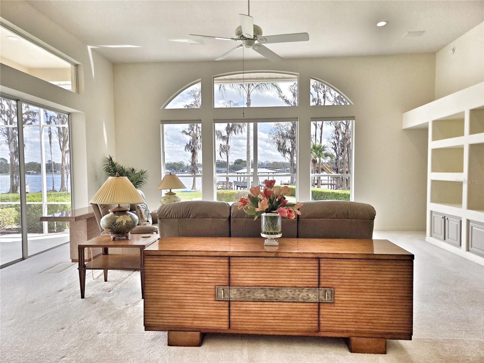 SWANN LAKE - Residential