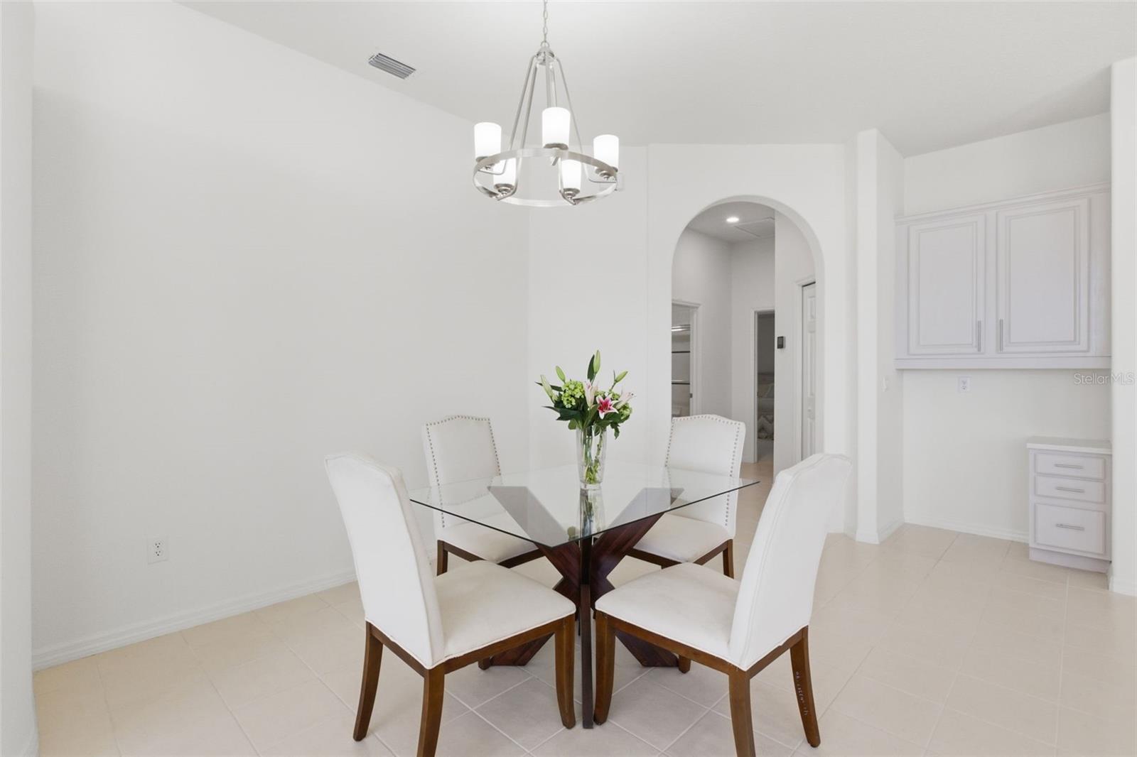 SWANN LAKE - Residential