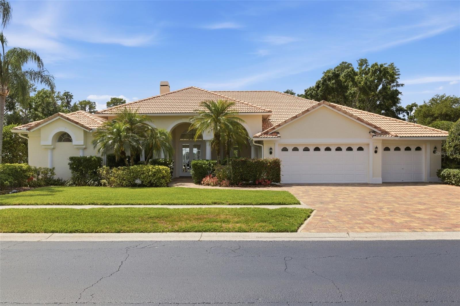 SWANN LAKE - Residential