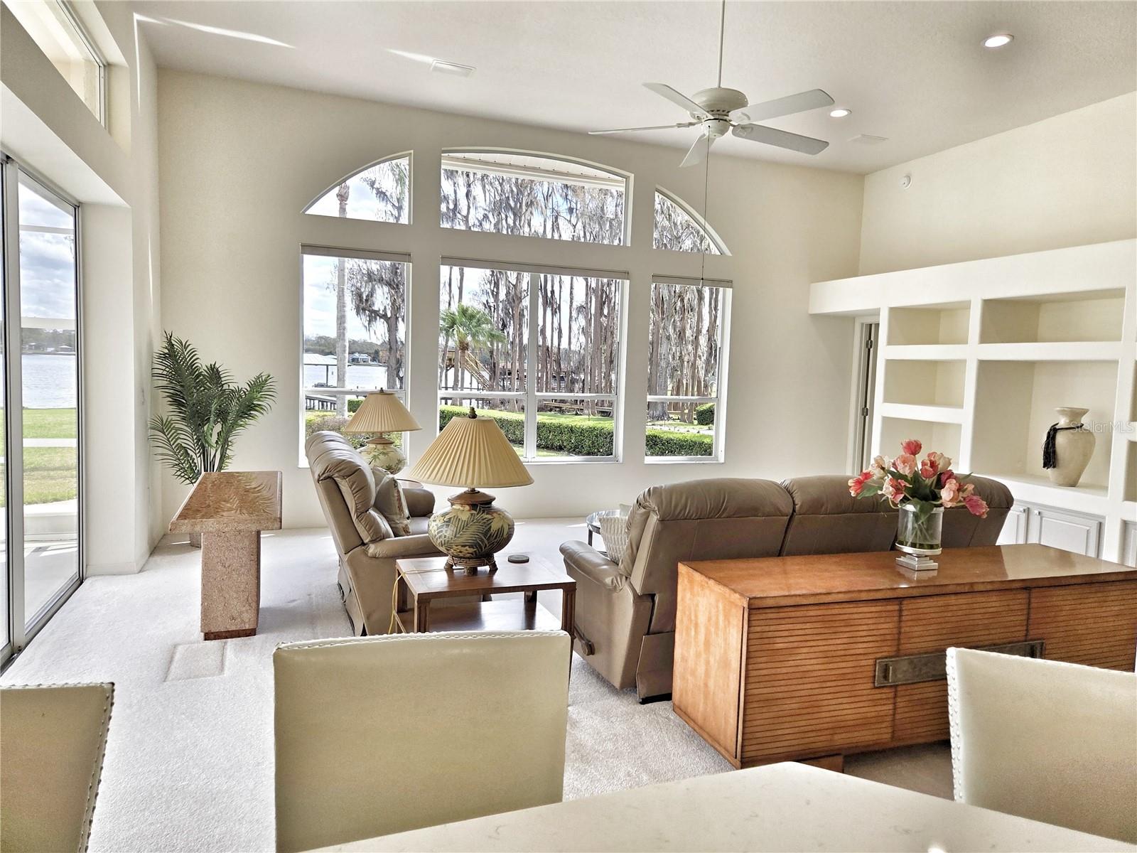 SWANN LAKE - Residential