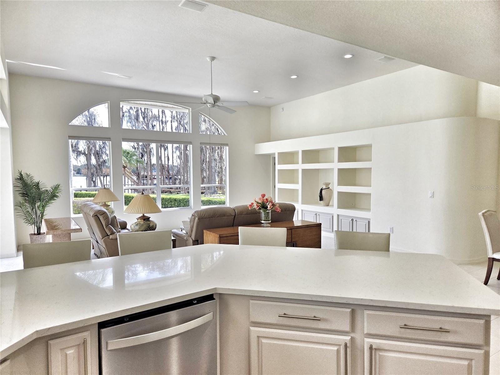 SWANN LAKE - Residential