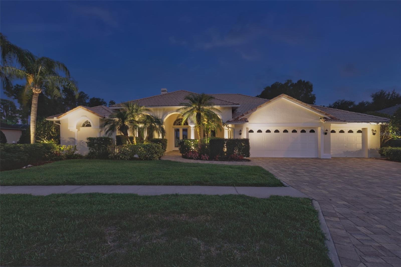 SWANN LAKE - Residential