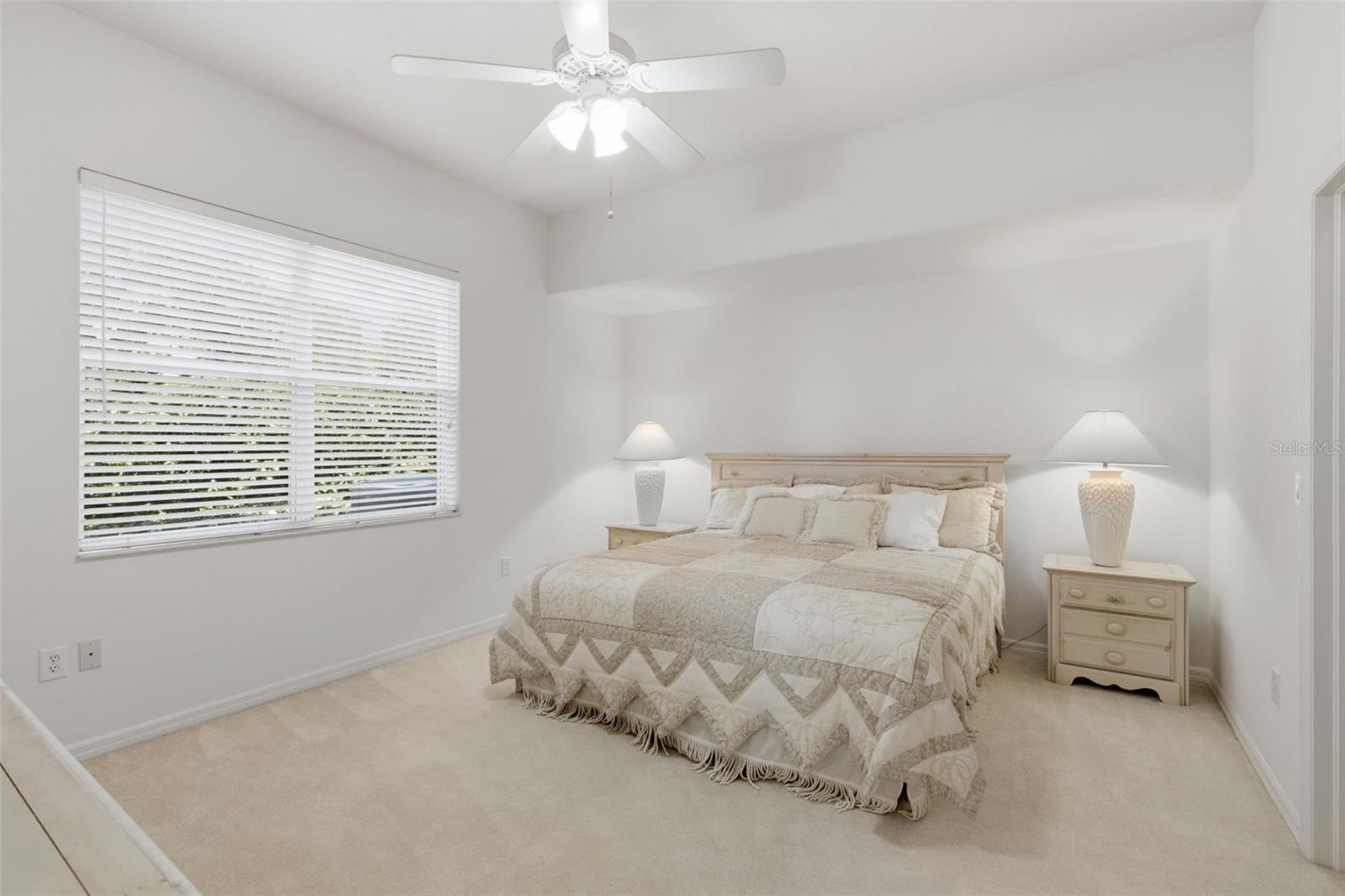 SWANN LAKE - Residential