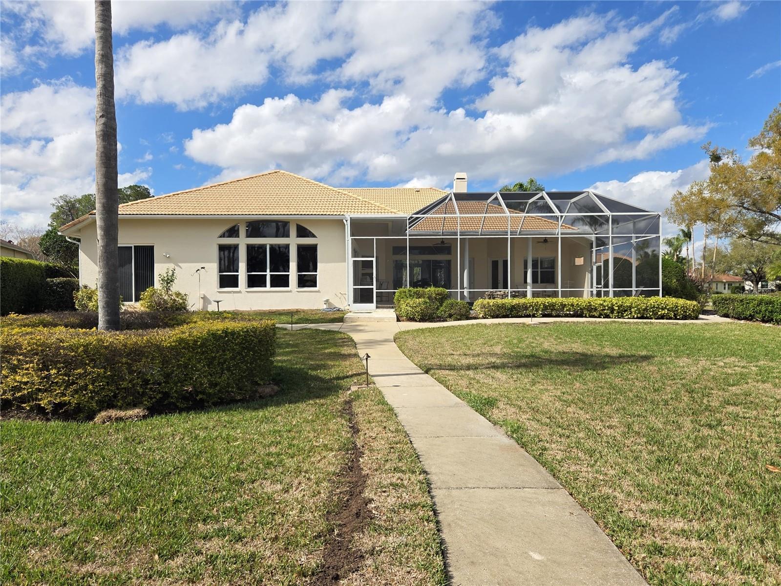 SWANN LAKE - Residential
