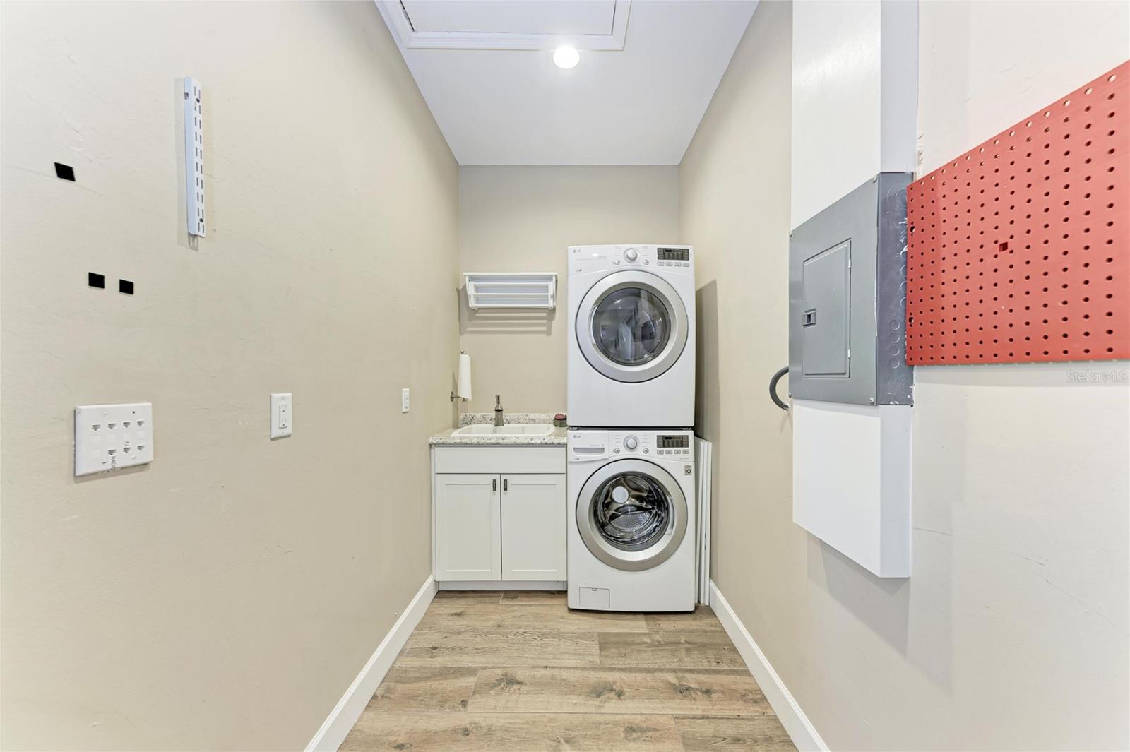 THORNTON CRK MOTORCOACH RESIDENCE - Residential