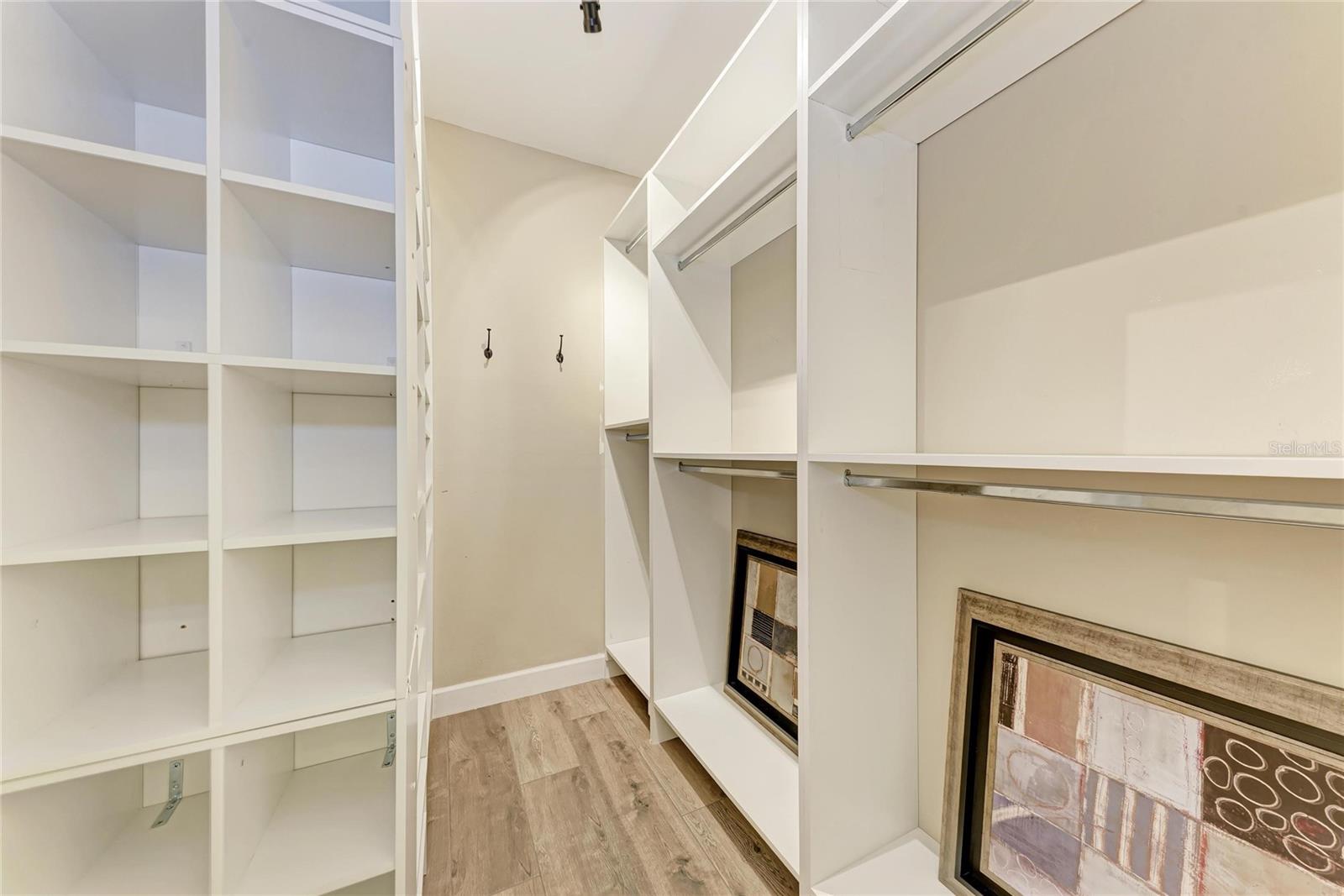 THORNTON CRK MOTORCOACH RESIDENCE - Residential