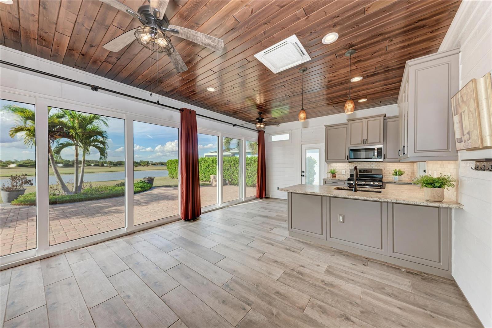 THORNTON CRK MOTORCOACH RESIDENCE - Residential