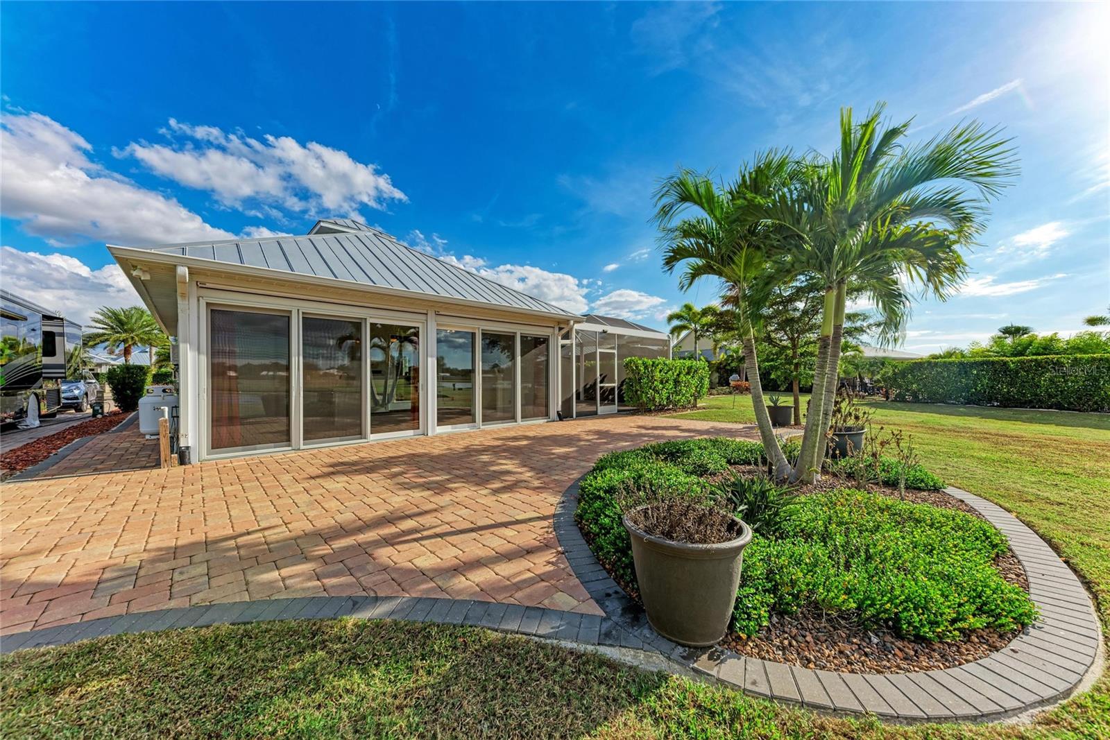 THORNTON CRK MOTORCOACH RESIDENCE - Residential