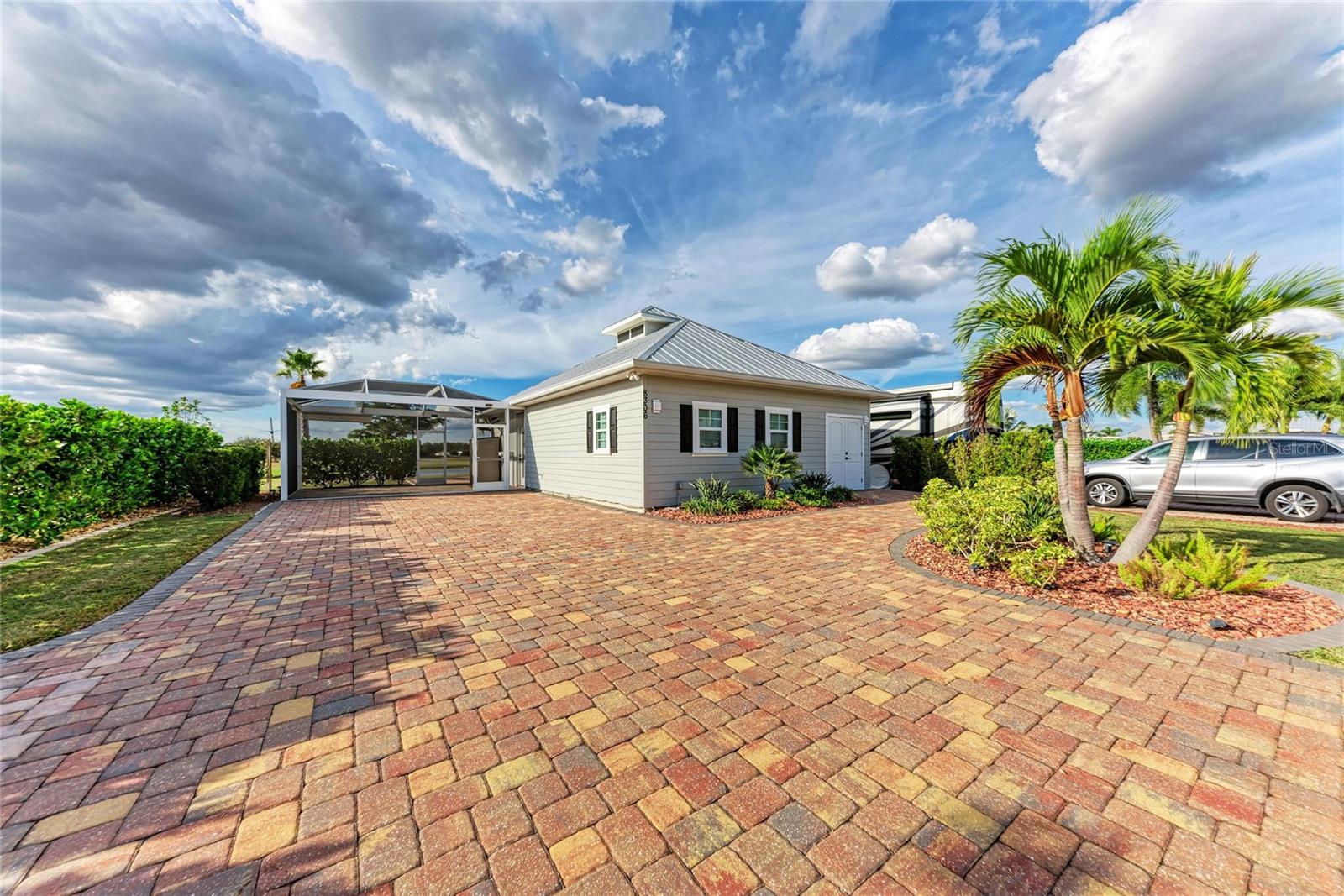 THORNTON CRK MOTORCOACH RESIDENCE - Residential