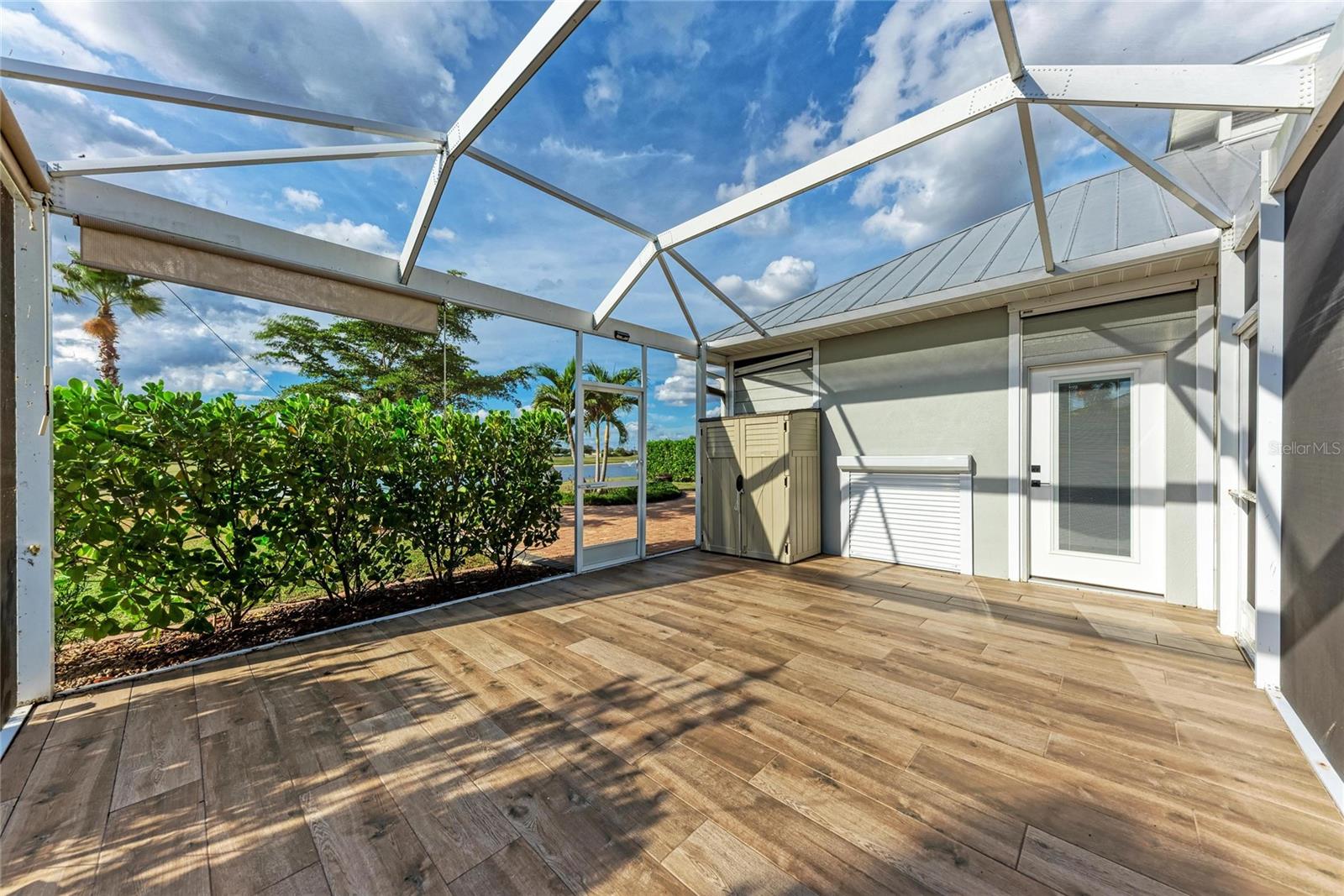 THORNTON CRK MOTORCOACH RESIDENCE - Residential