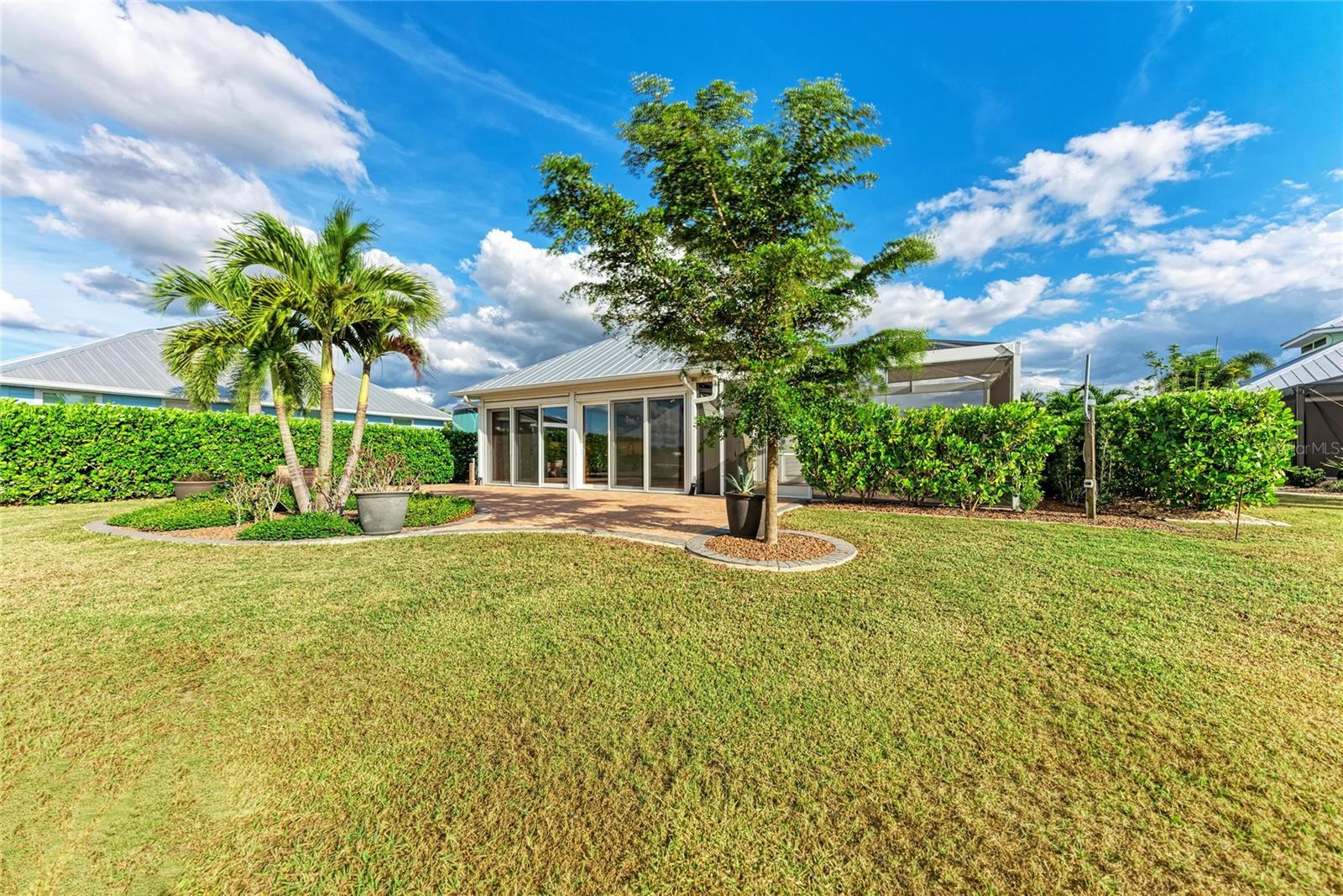 THORNTON CRK MOTORCOACH RESIDENCE - Residential