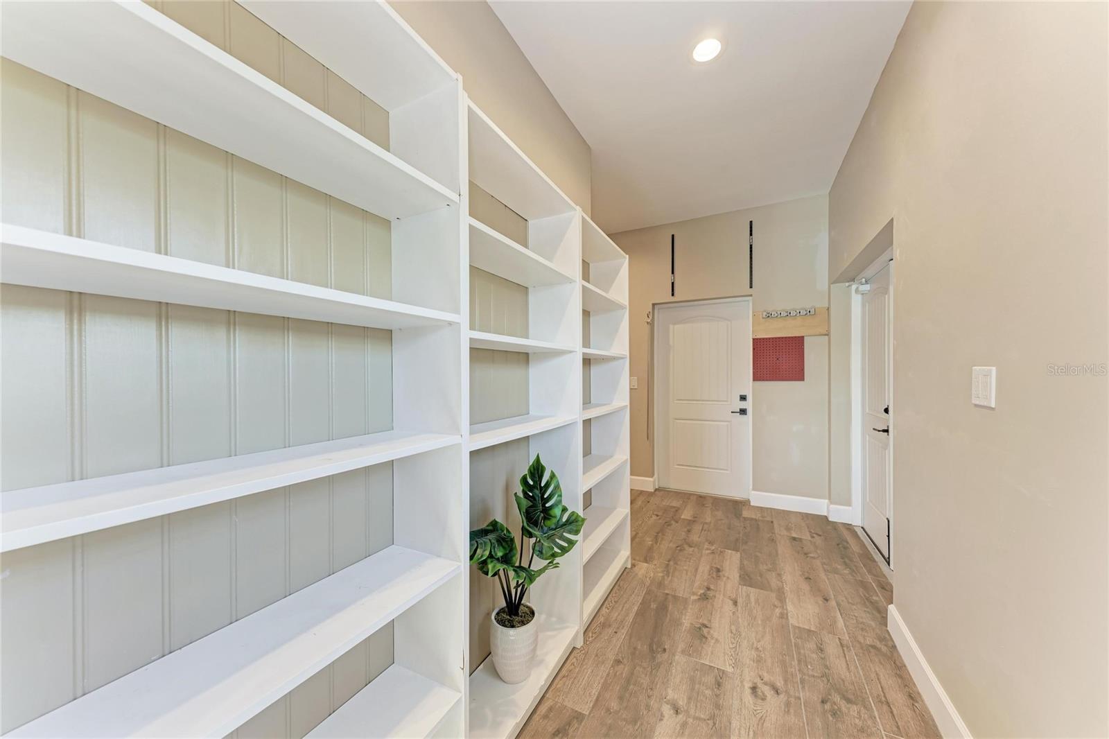 THORNTON CRK MOTORCOACH RESIDENCE - Residential