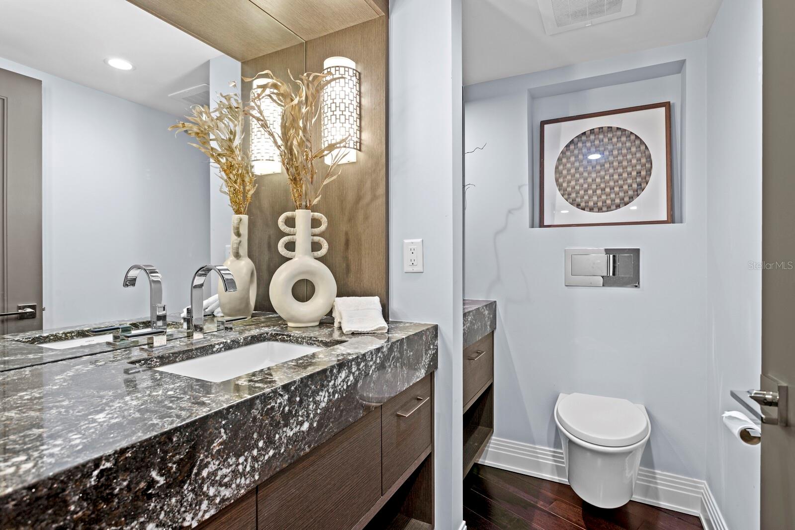 MONTE CARLO TOWERS A CONDOMINI - Residential