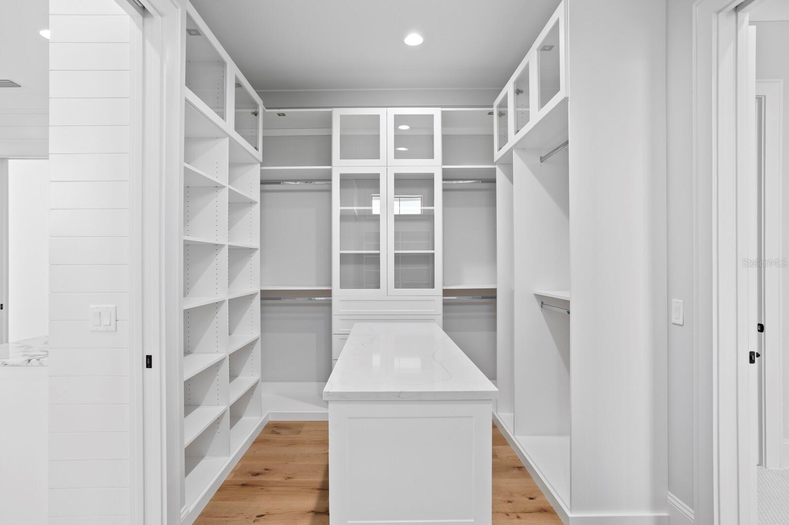 SUNSET PK ISLES UN #1 - Residential