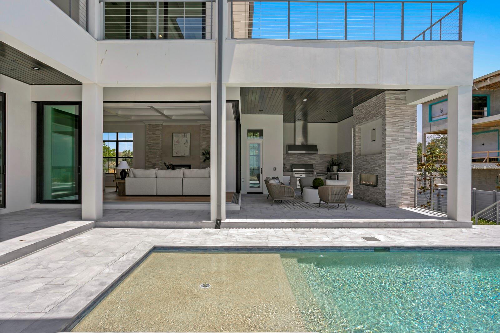 SUNSET PK ISLES UN #1 - Residential