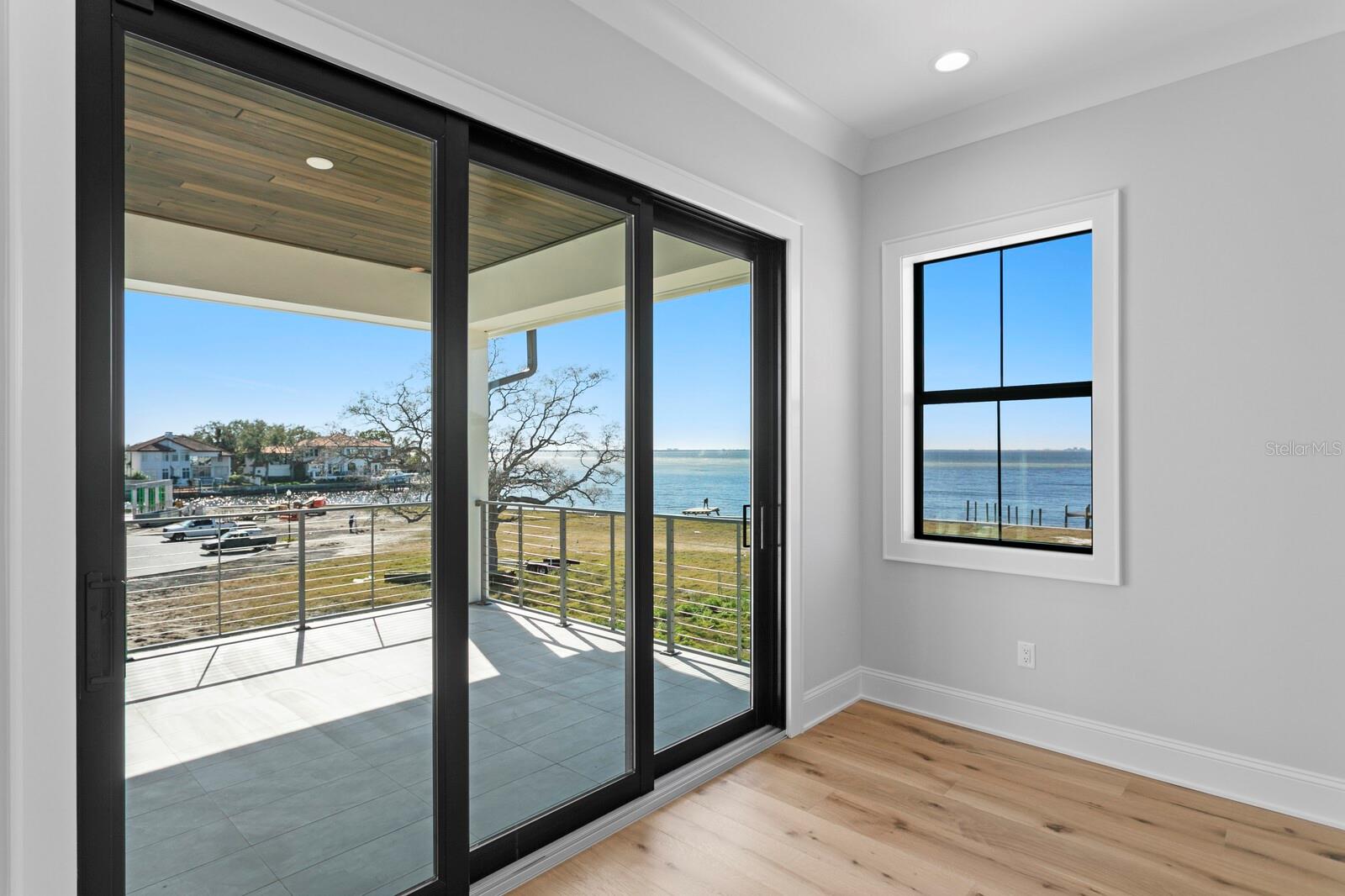 SUNSET PK ISLES UN #1 - Residential