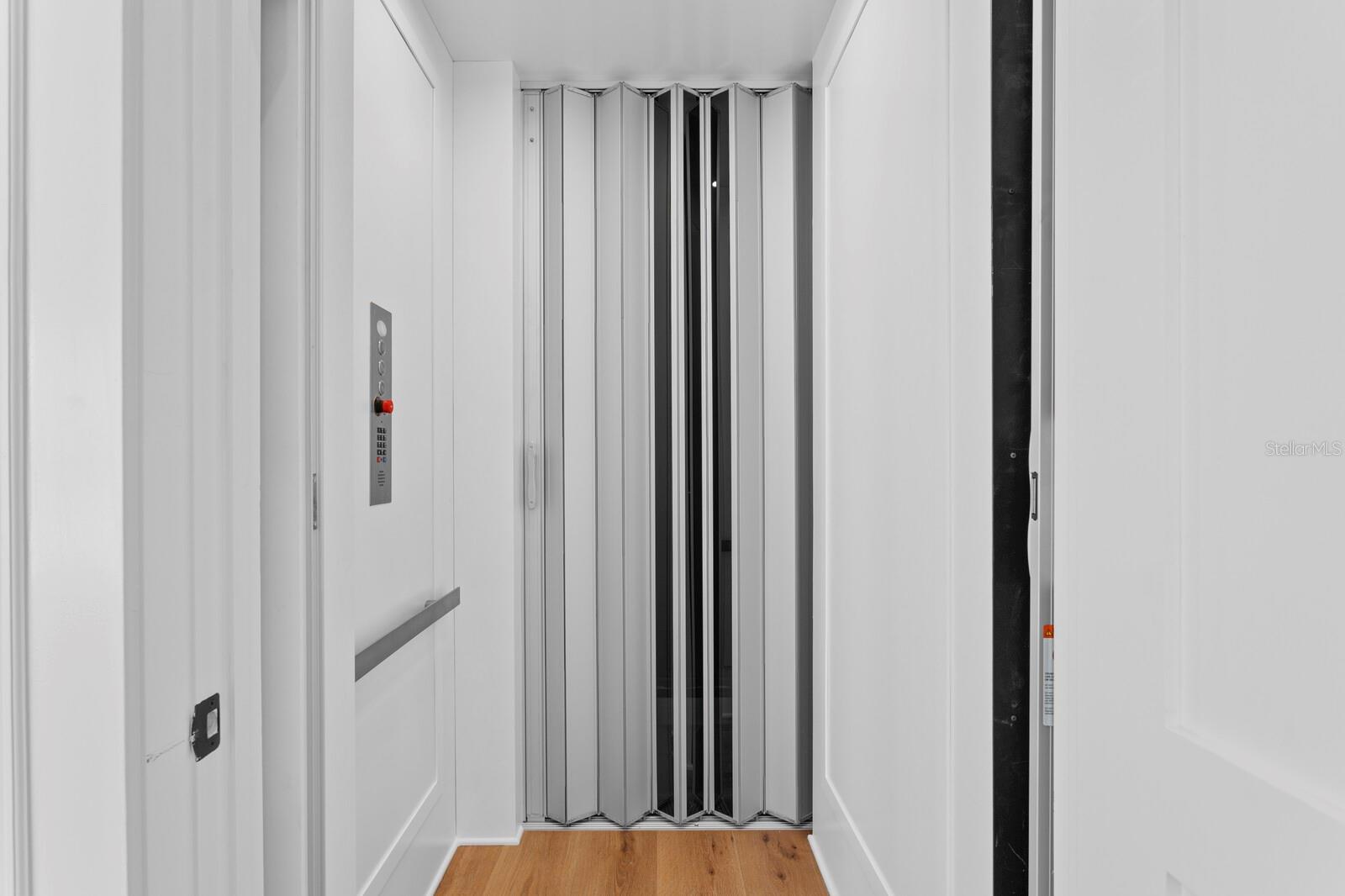 SUNSET PK ISLES UN #1 - Residential