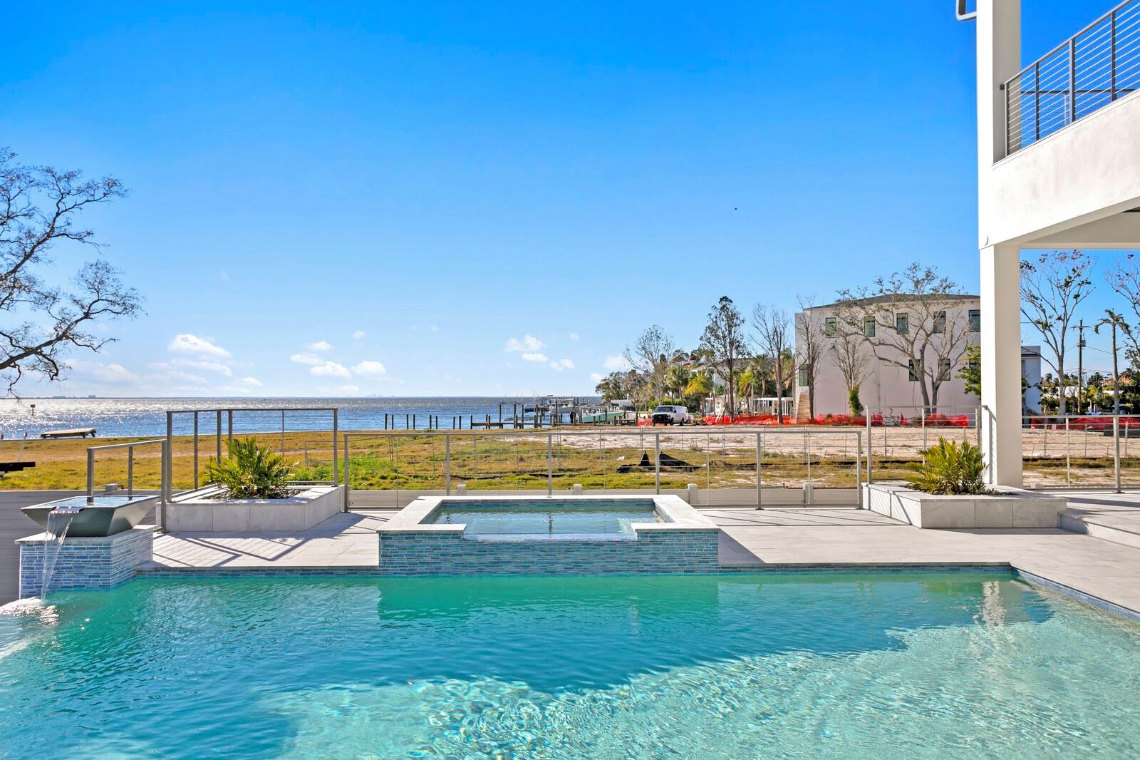 SUNSET PK ISLES UN #1 - Residential