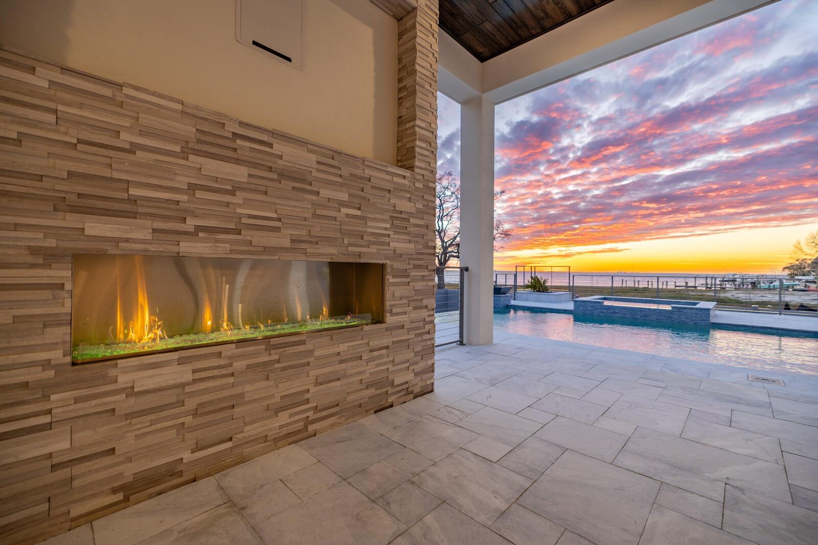 SUNSET PK ISLES UN #1 - Residential