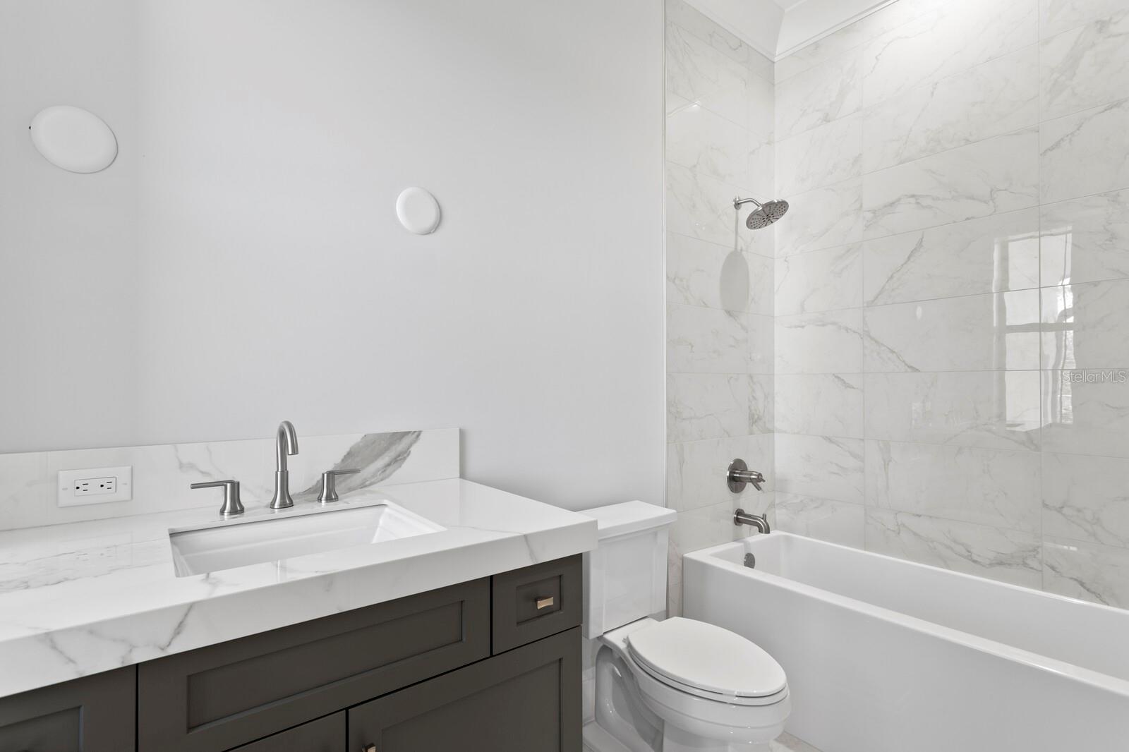 SUNSET PK ISLES UN #1 - Residential