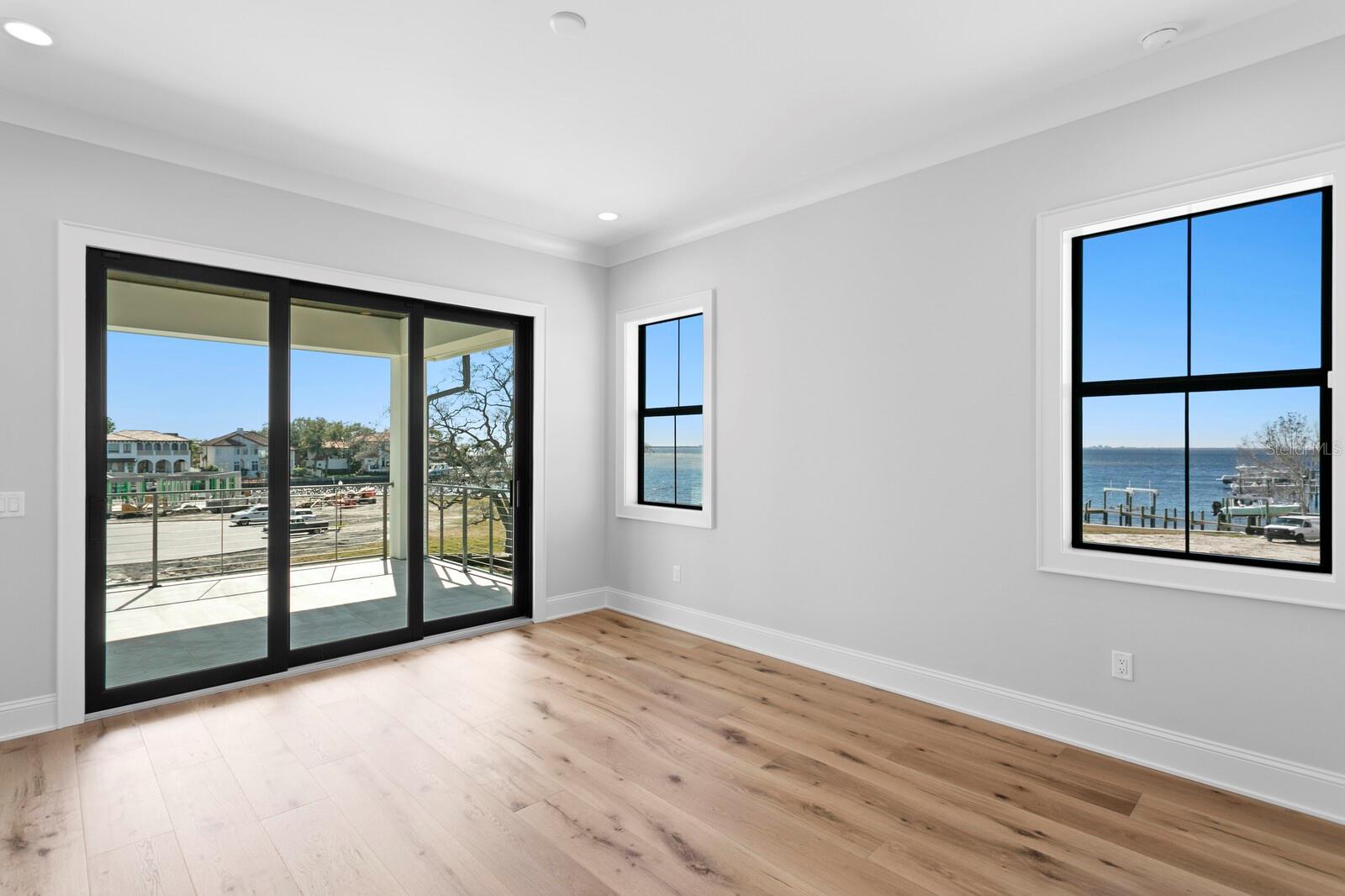 SUNSET PK ISLES UN #1 - Residential