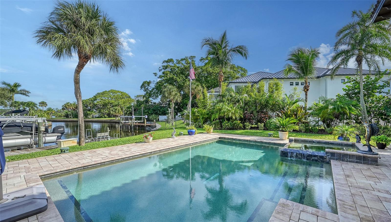 POINT OF PALMS ESTATE - Residential