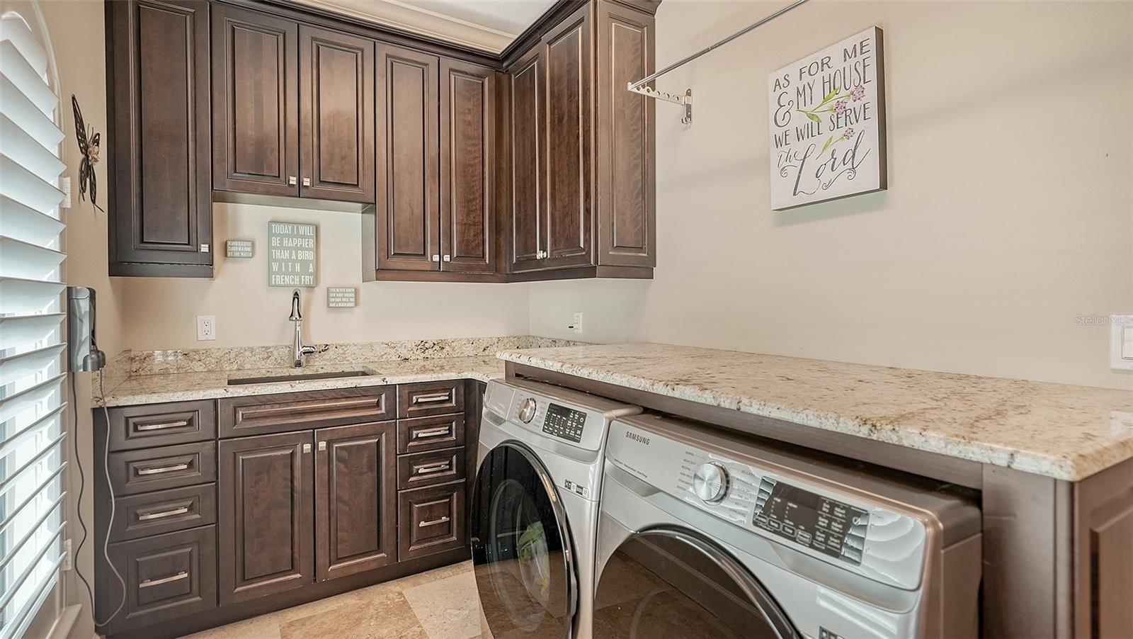 POINT OF PALMS ESTATE - Residential