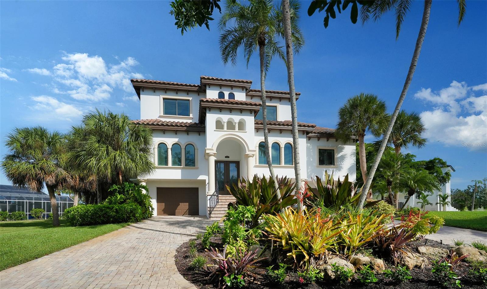 POINT OF PALMS ESTATE - Residential