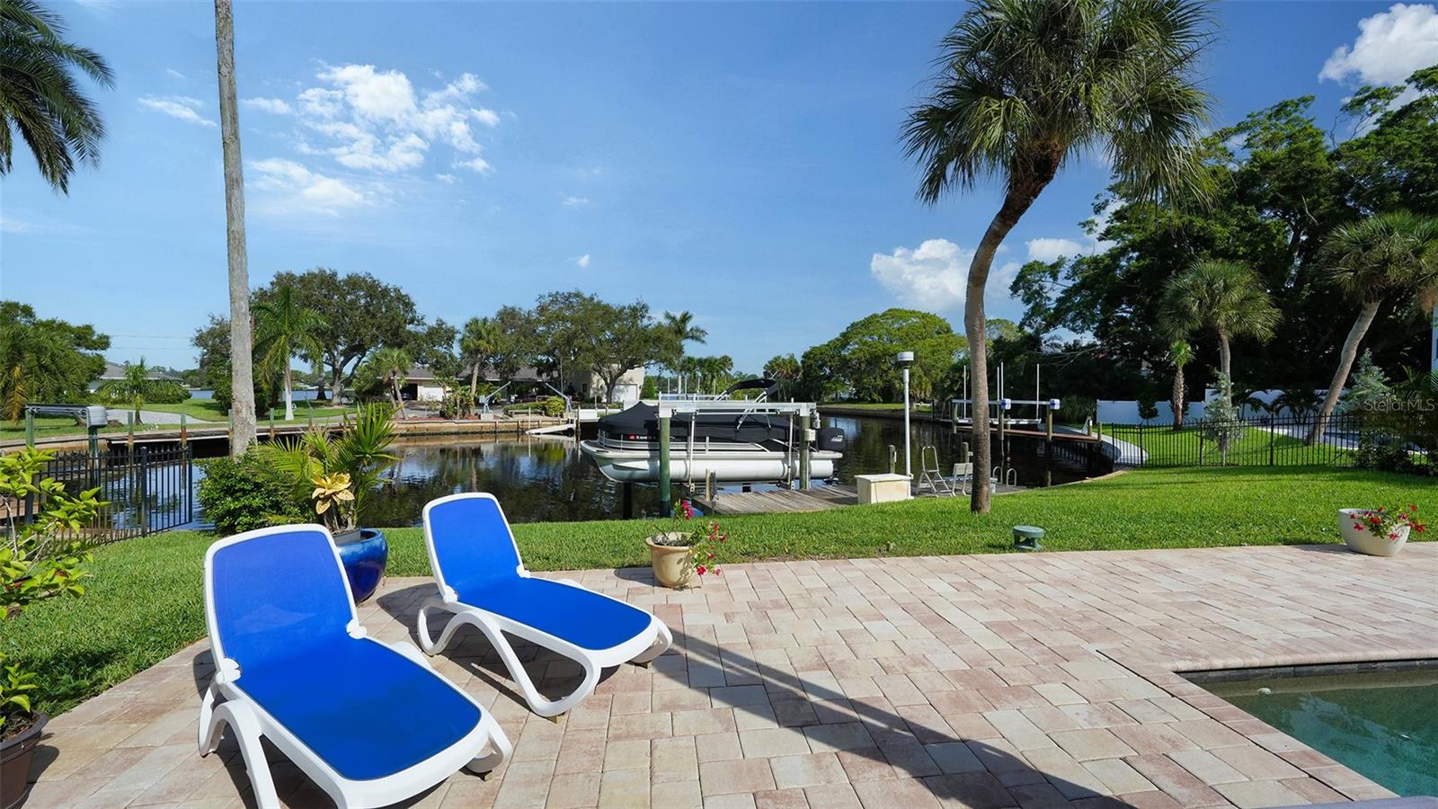 POINT OF PALMS ESTATE - Residential