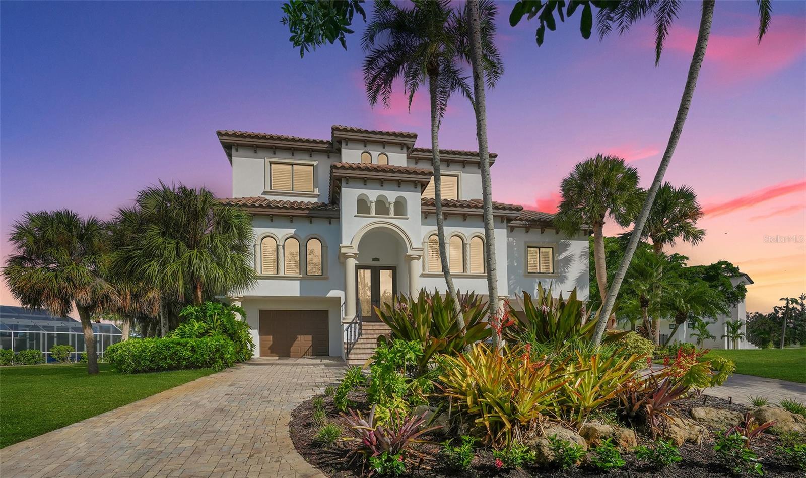 POINT OF PALMS ESTATE - Residential