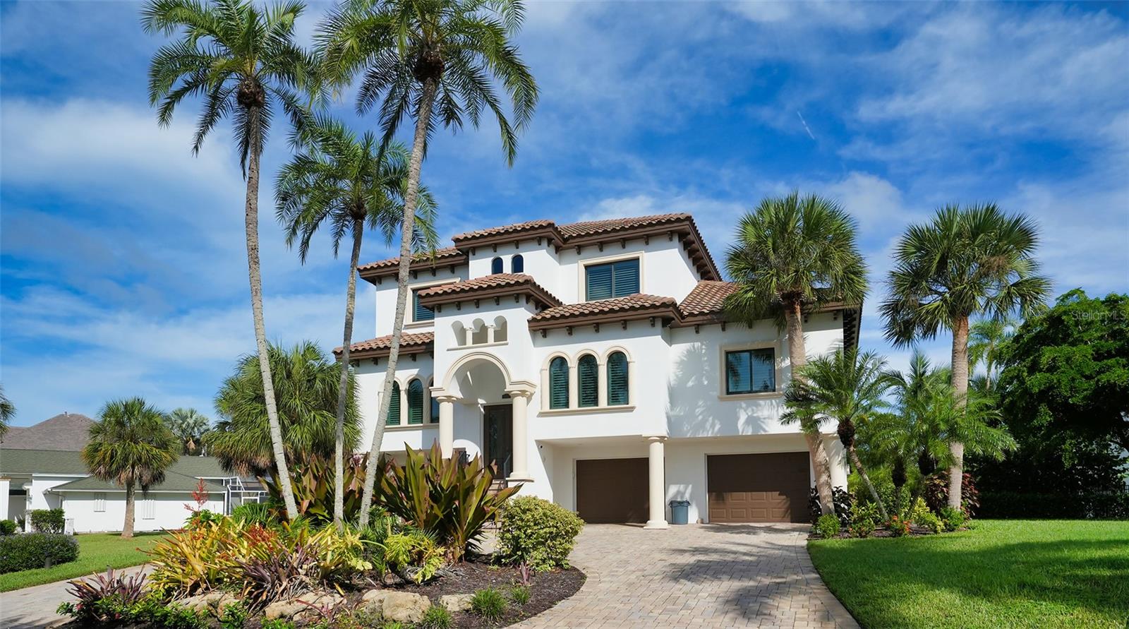 POINT OF PALMS ESTATE - Residential