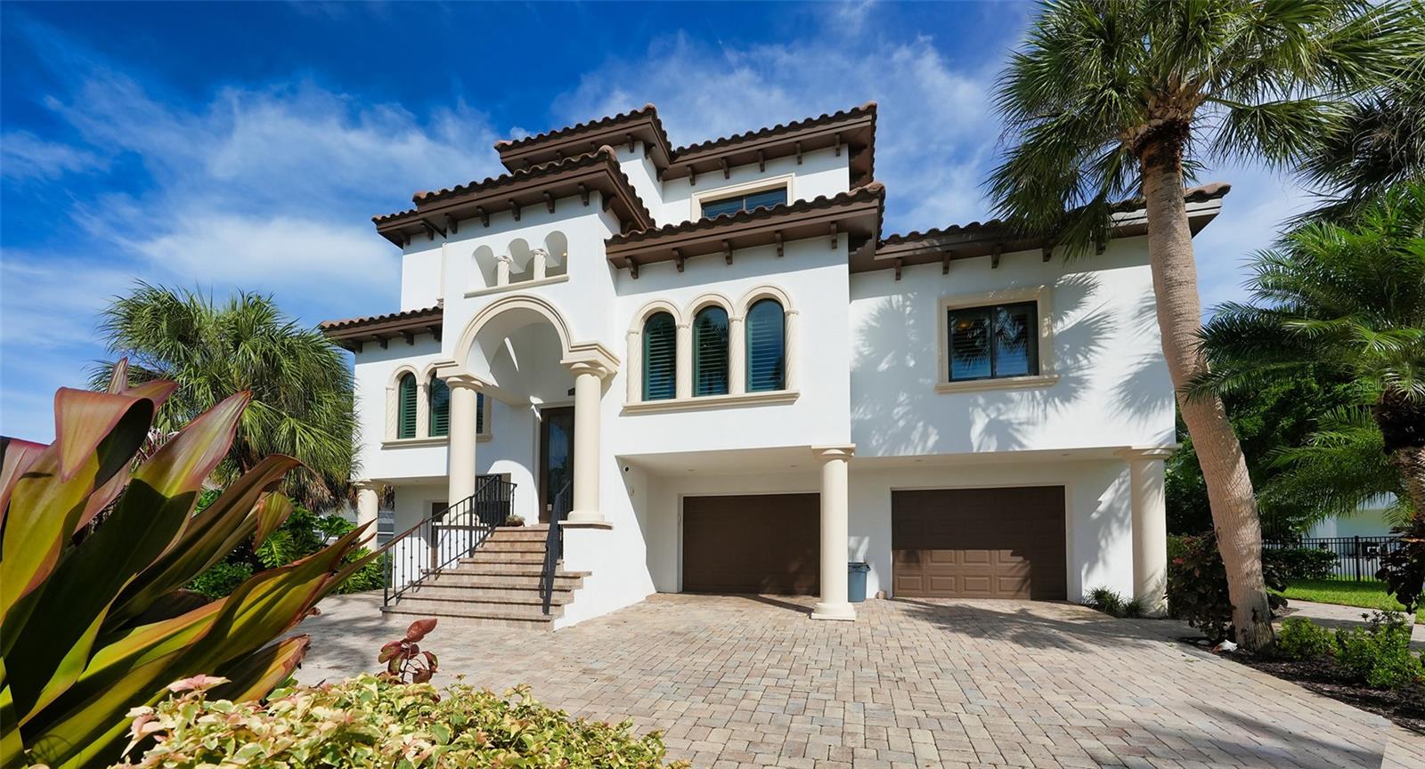 POINT OF PALMS ESTATE - Residential