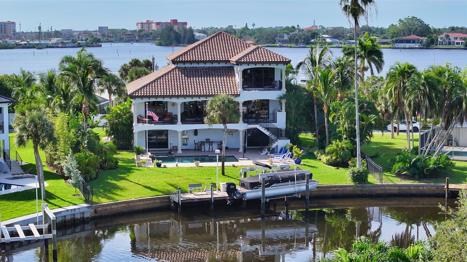 POINT OF PALMS ESTATE - Residential