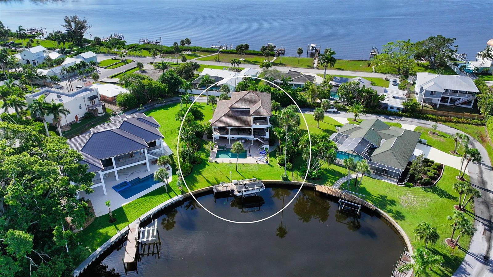 POINT OF PALMS ESTATE - Residential