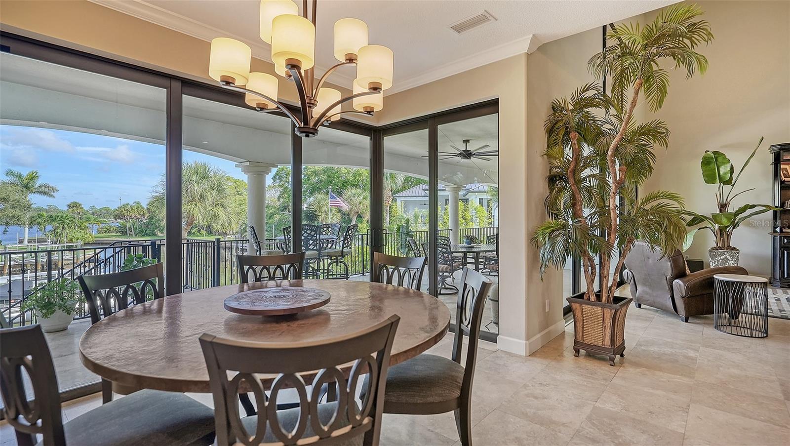 POINT OF PALMS ESTATE - Residential