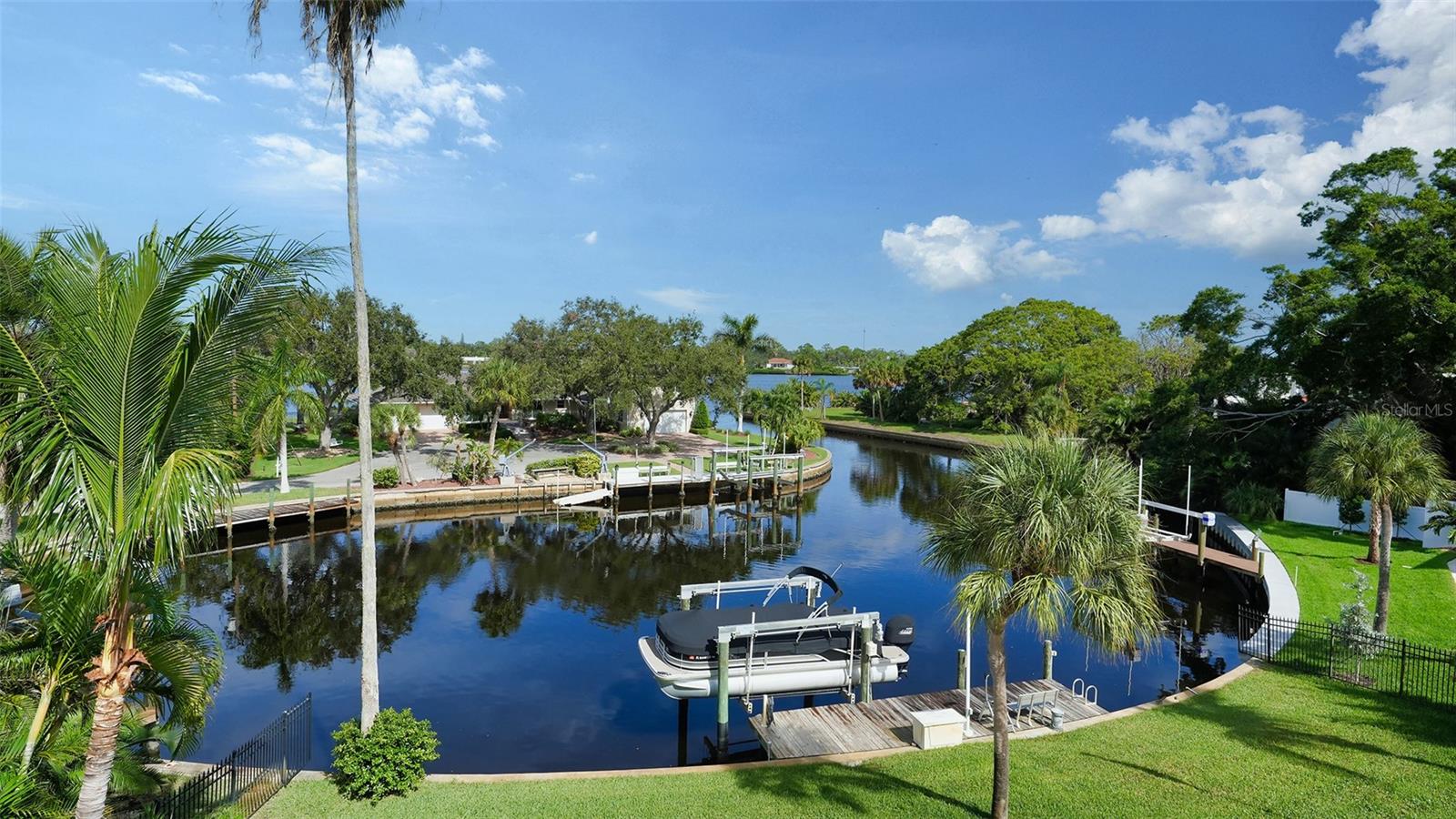 POINT OF PALMS ESTATE - Residential