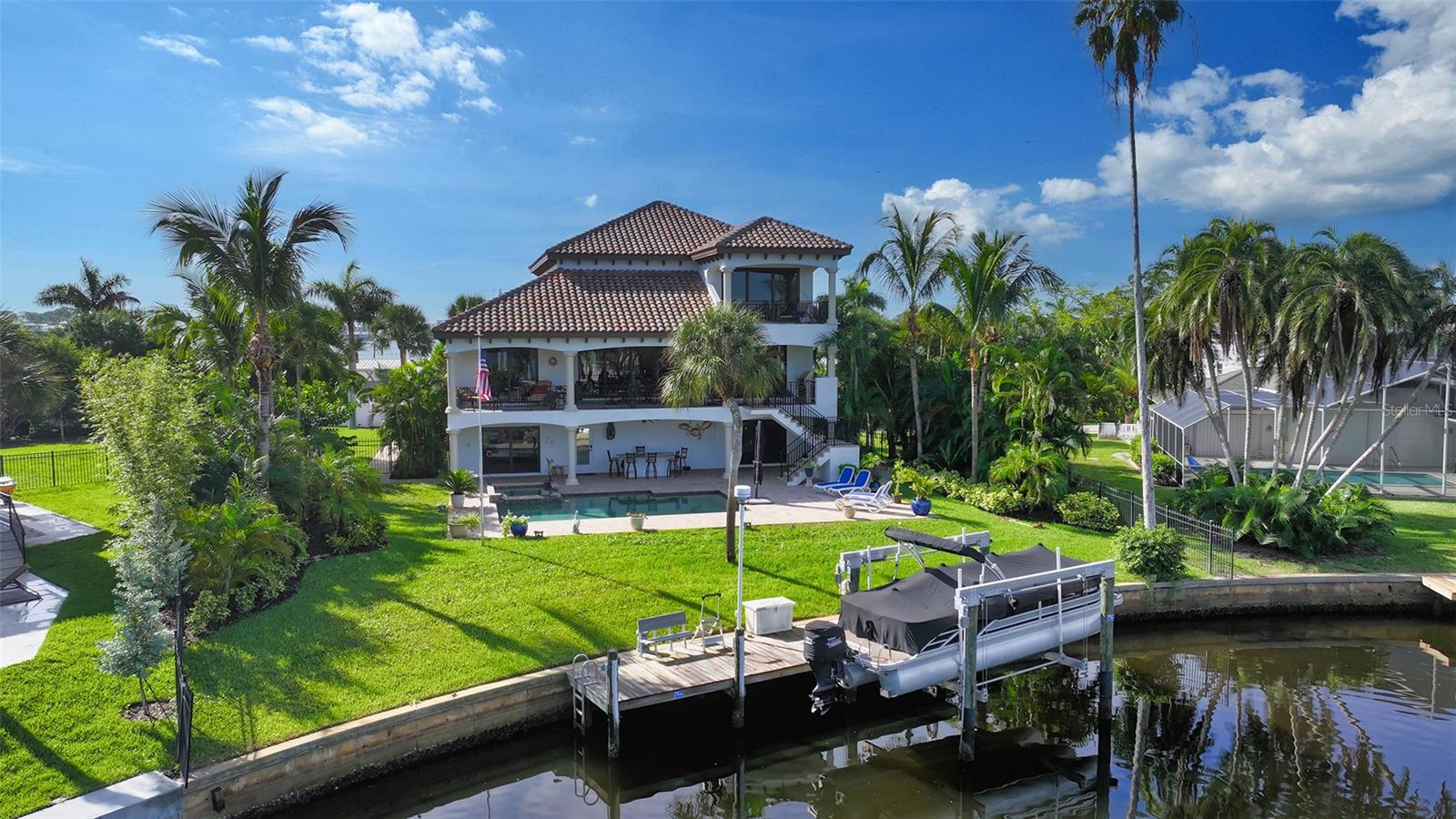 POINT OF PALMS ESTATE - Residential