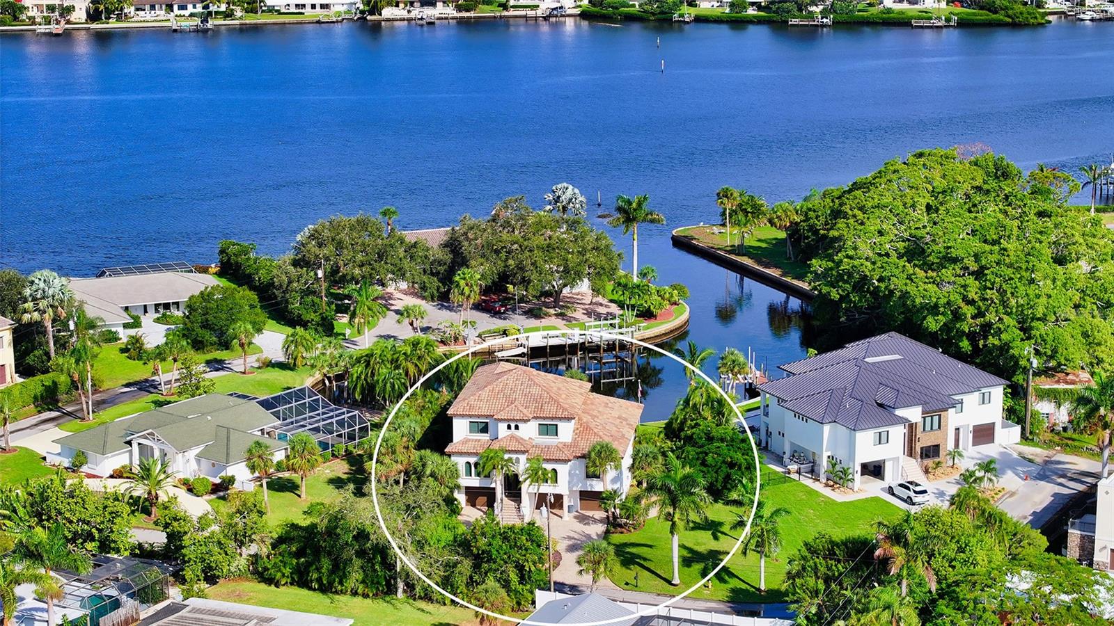 POINT OF PALMS ESTATE - Residential