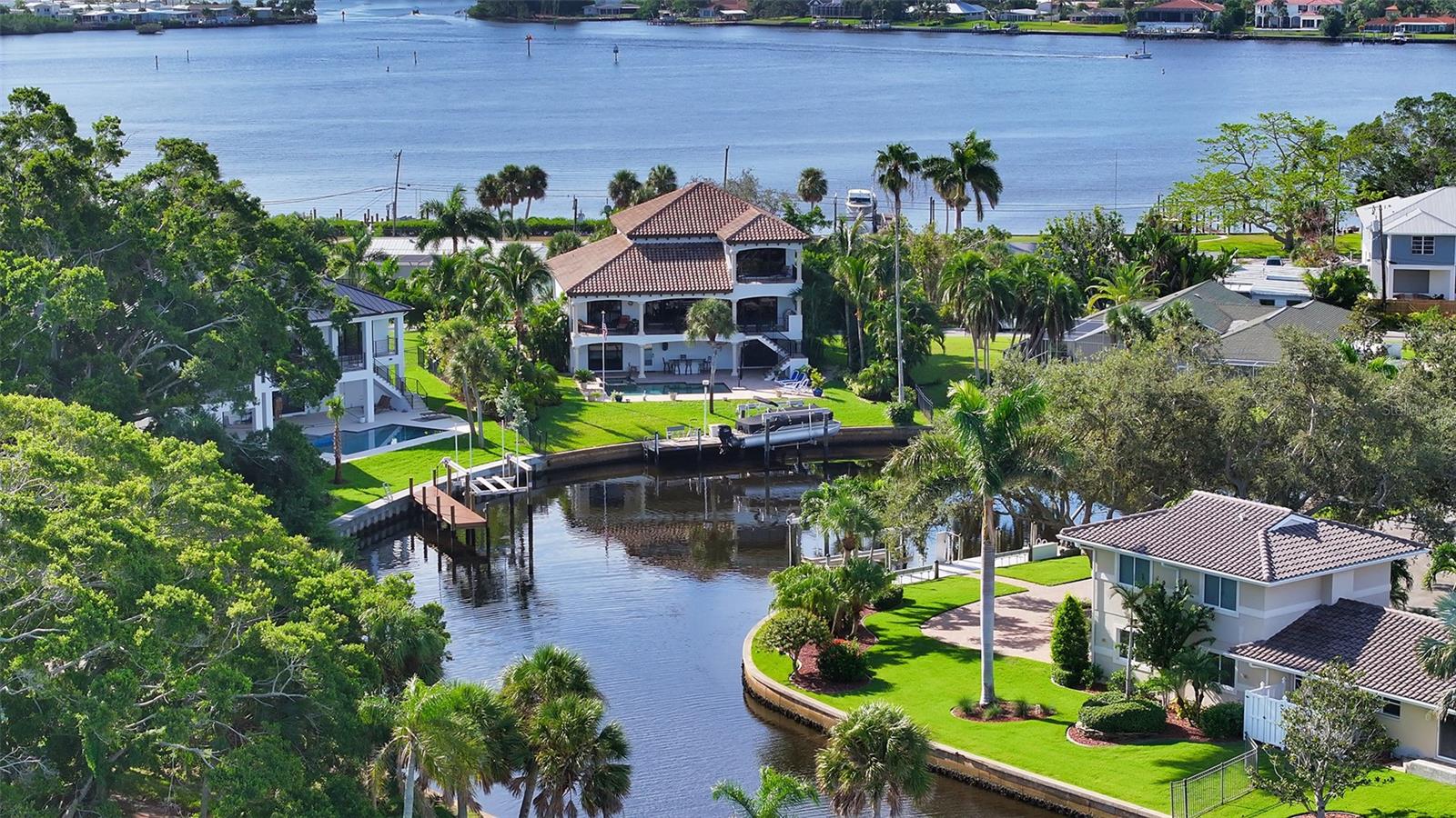 POINT OF PALMS ESTATE - Residential