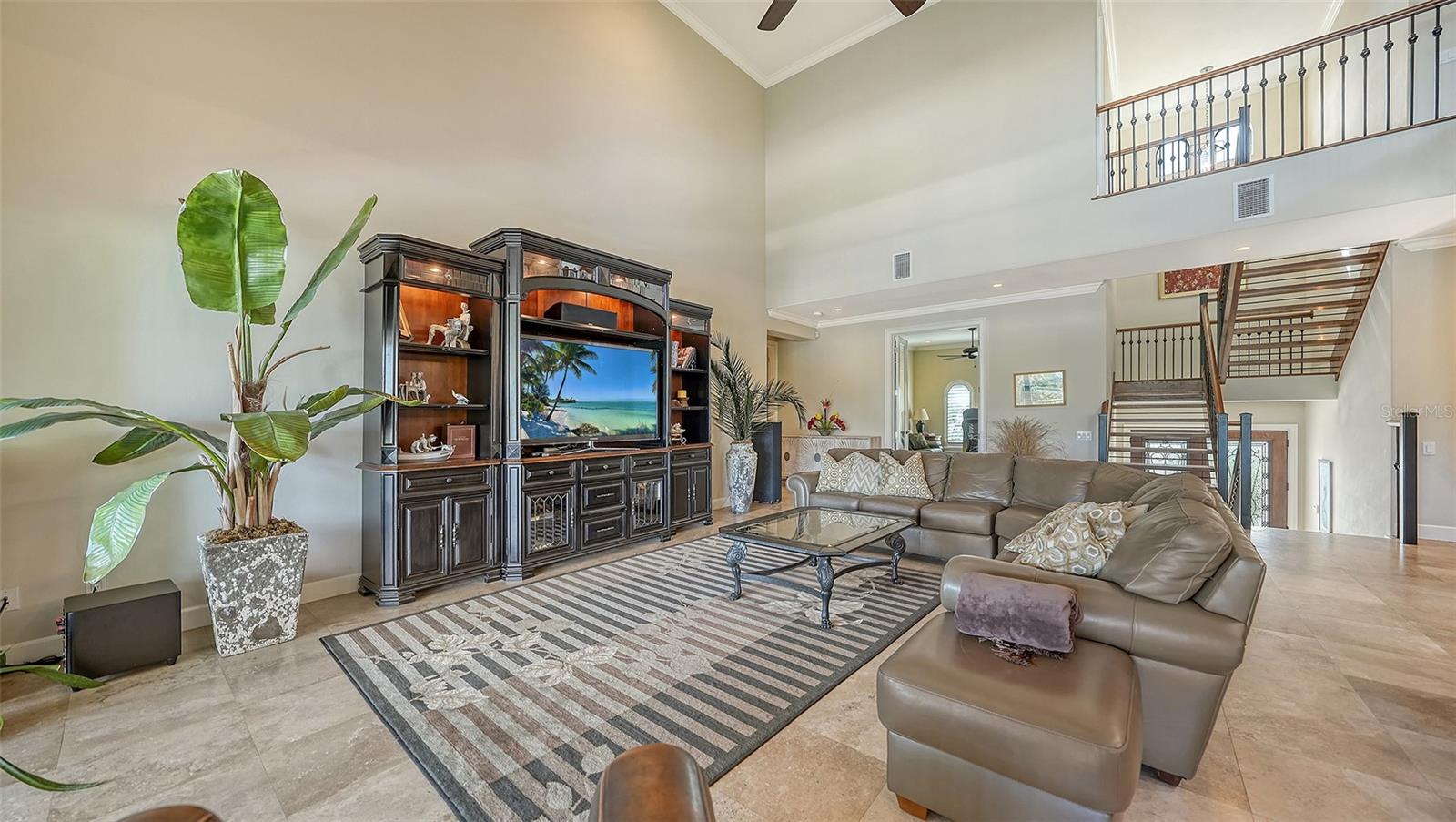 POINT OF PALMS ESTATE - Residential