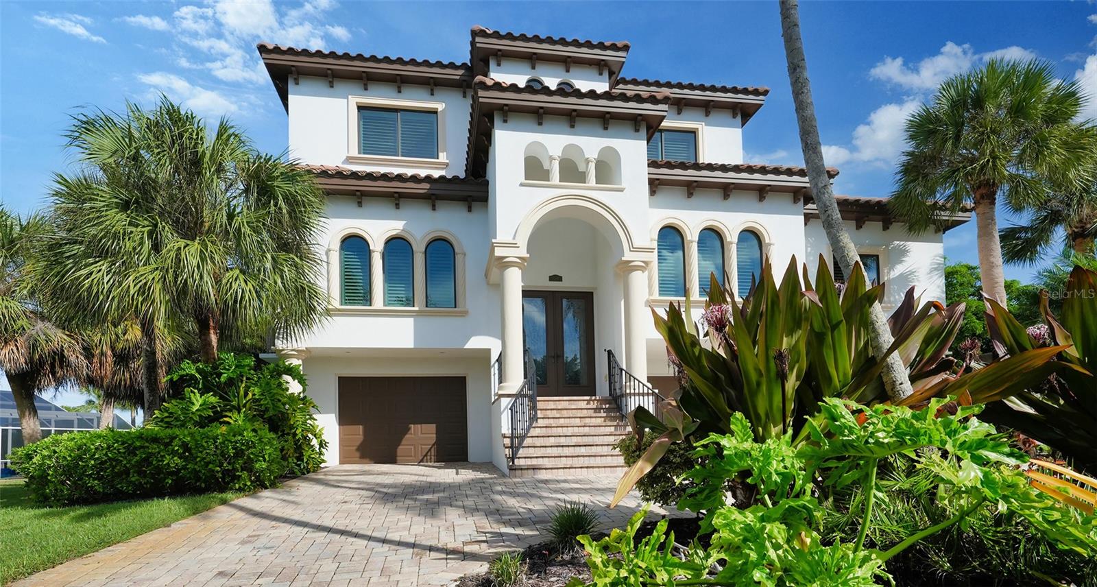 POINT OF PALMS ESTATE - Residential