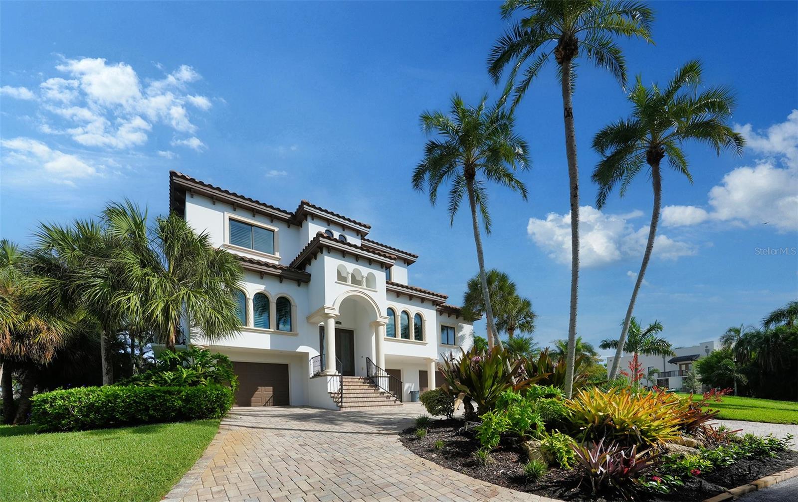 POINT OF PALMS ESTATE - Residential