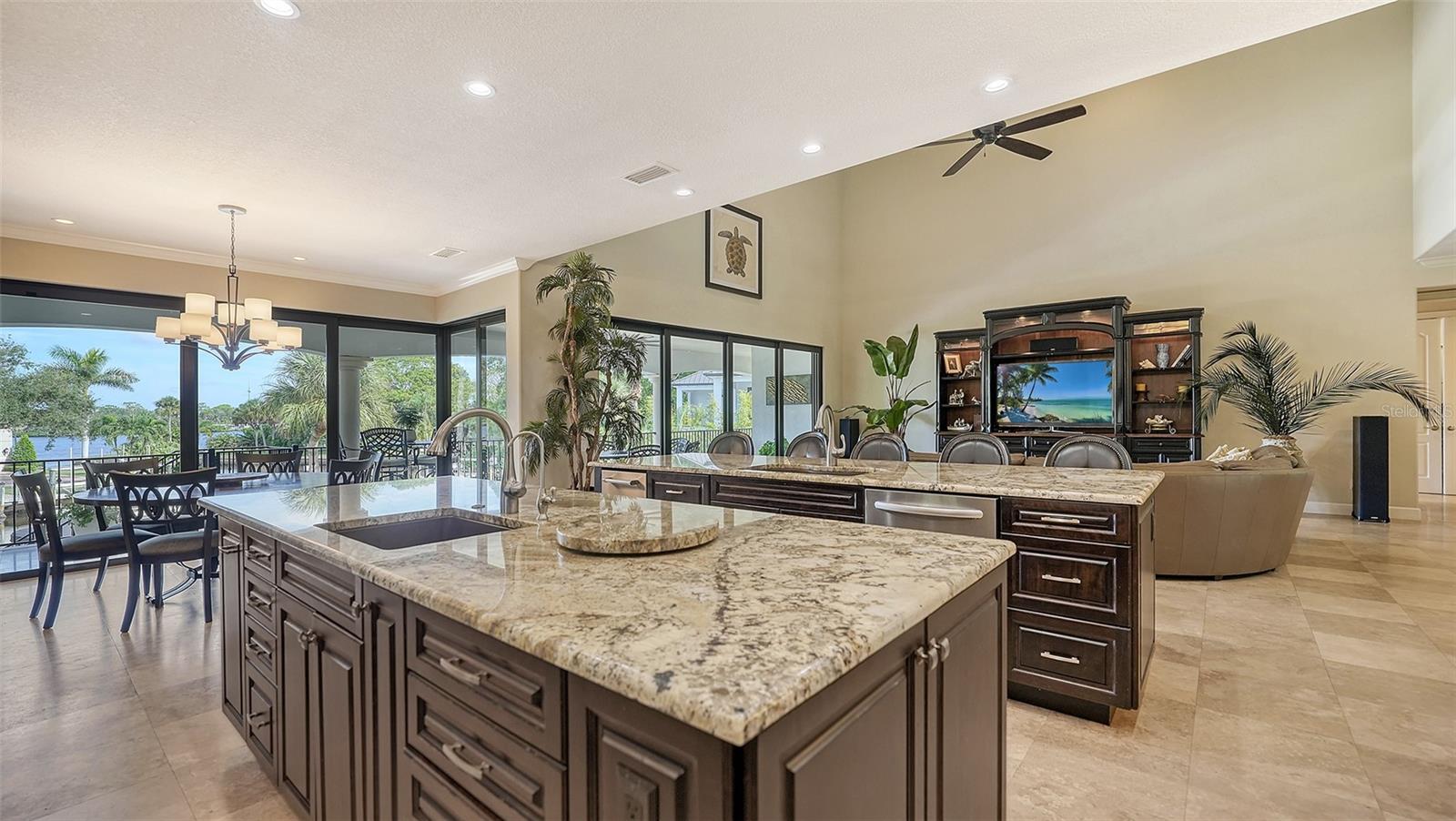 POINT OF PALMS ESTATE - Residential