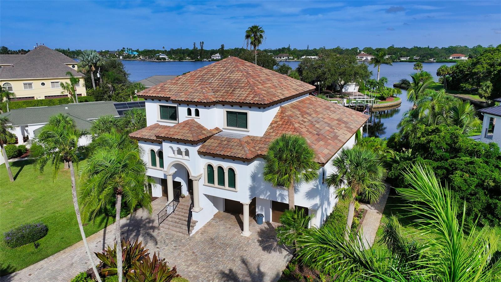 POINT OF PALMS ESTATE - Residential