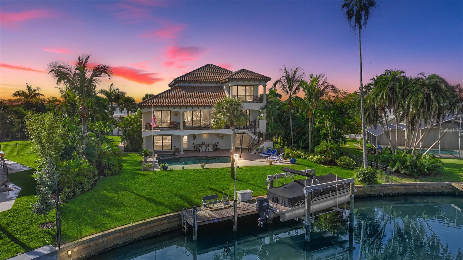 POINT OF PALMS ESTATE - Residential